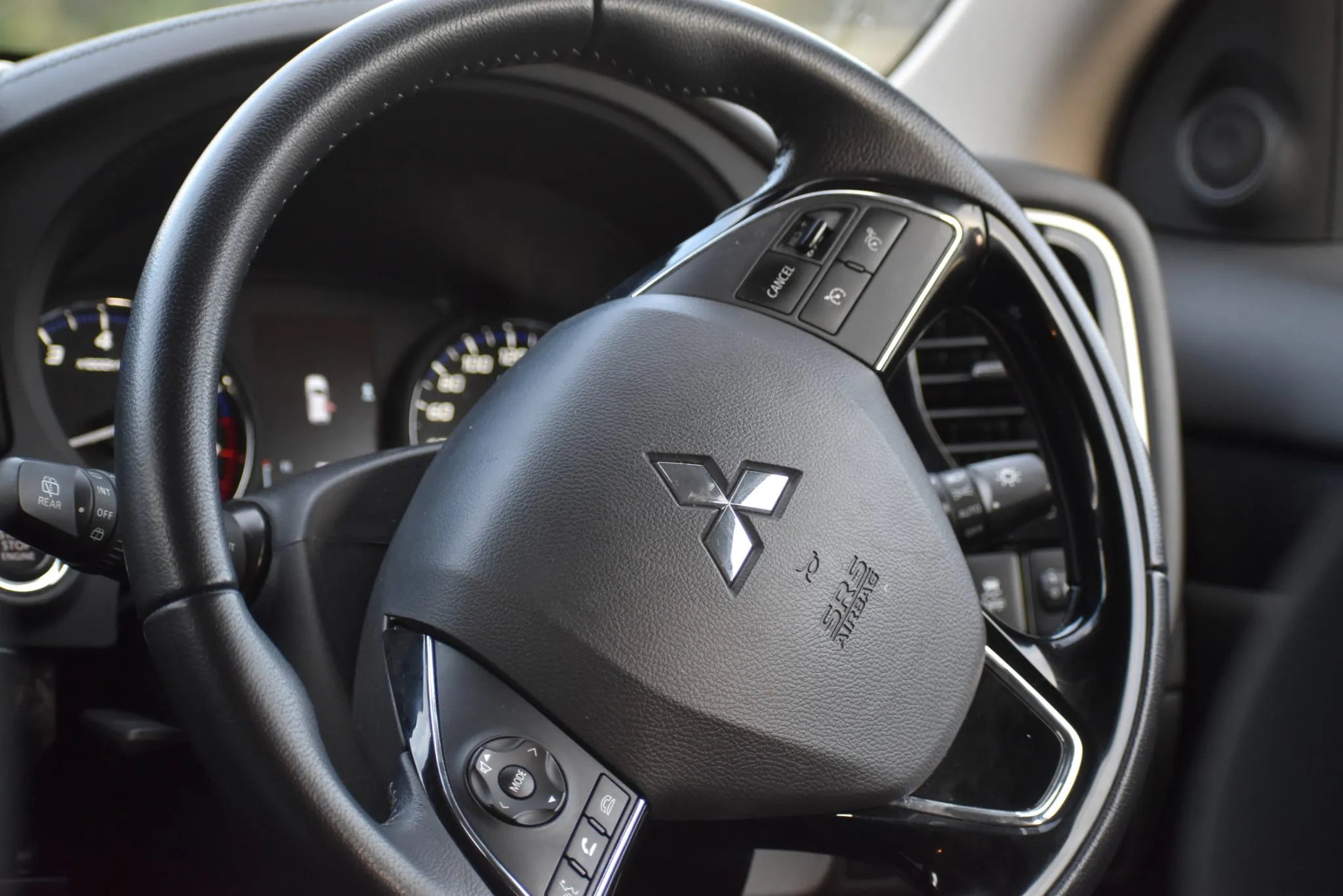 2022 Mitsubishi Outlander LS 7 Seat Auto Carousel 1