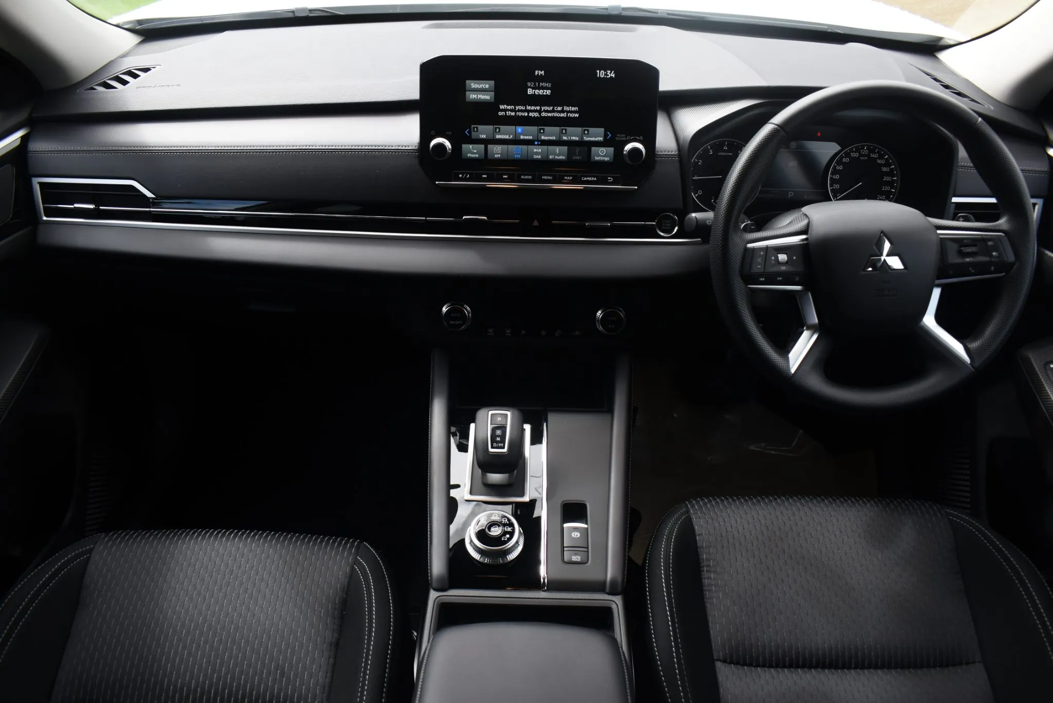2025 Mitsubishi Outlander New Gen LS 2WD 5 Seats Carousel 3