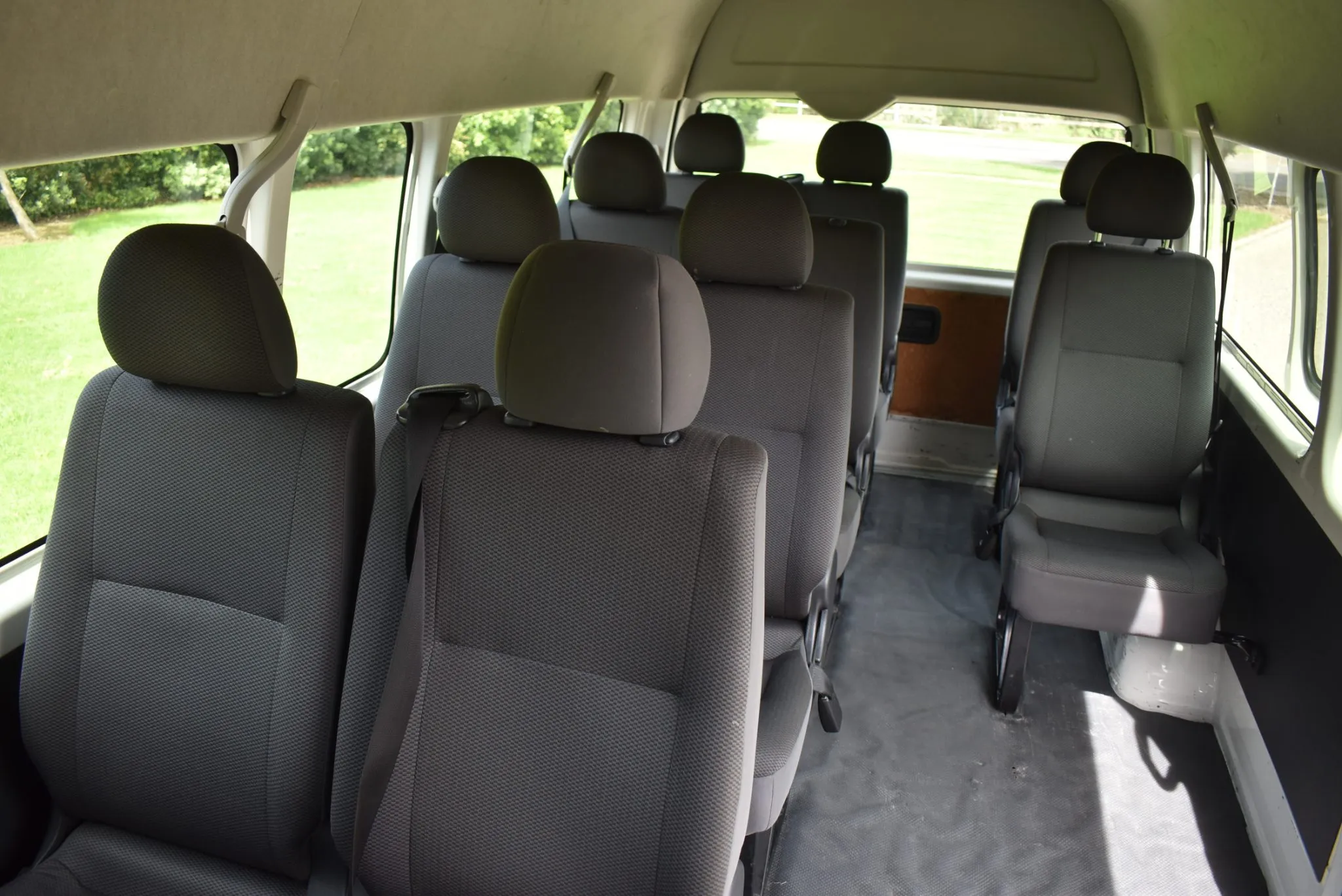 2013 Toyota Hiace Td 12 Seat High Roof People Mover Carousel 3