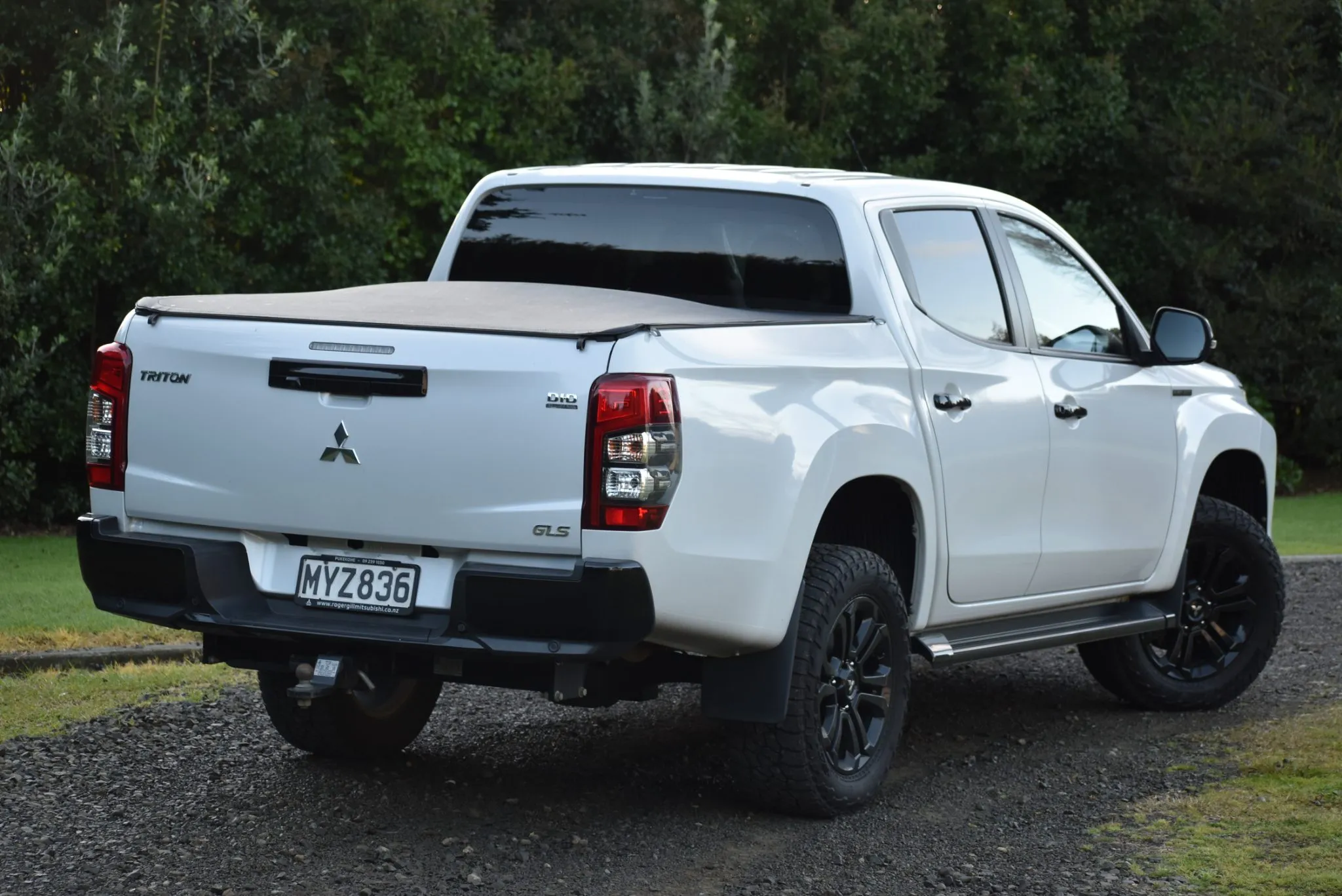 2020 Mitsubishi Triton DC GLSB 4WD 6AT Carousel 2