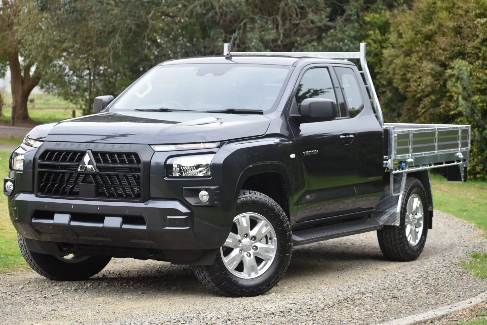 2025 Mitsubishi Triton CC GLX 4WD Flat Deck 6At