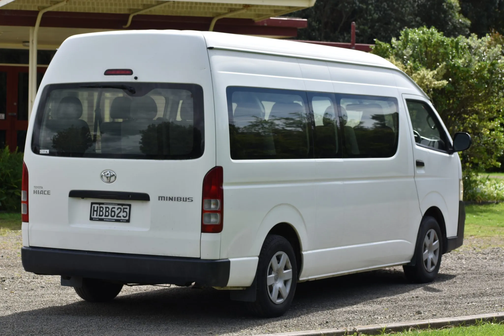 2013 Toyota Hiace Td 12 Seat High Roof People Mover Carousel 1