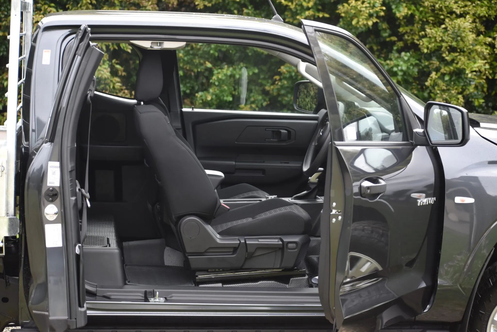 2025 Mitsubishi Triton CC GLX 4WD Flat Deck 6At Carousel 5