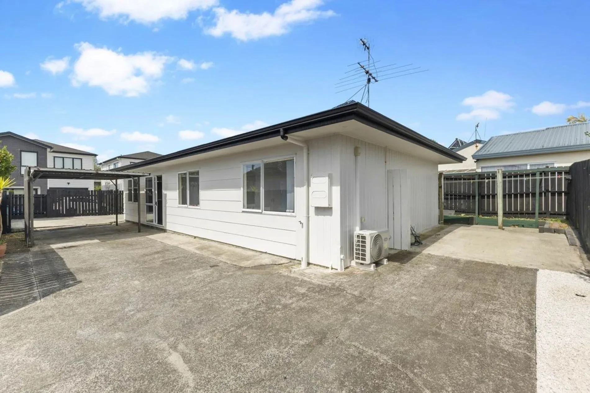 2/3 James Road, Manurewa Central Manukau City