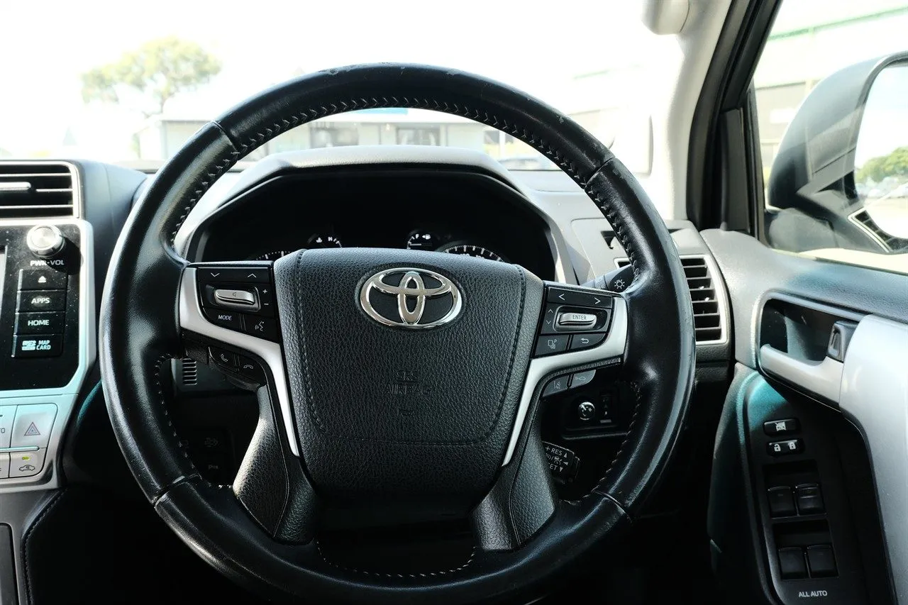 2019 Toyota Land Cruiser Prado VX Carousel 8