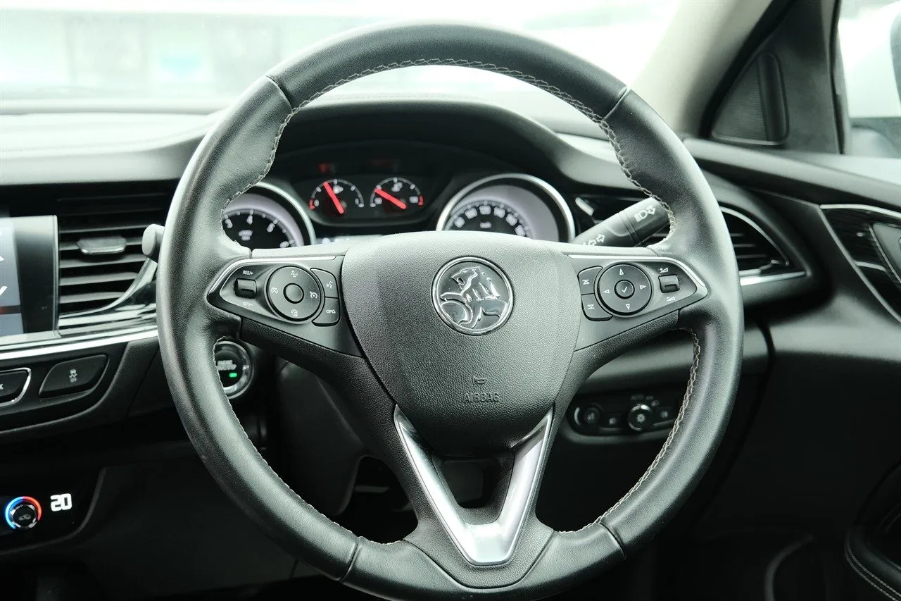 2019 Holden Commodore Calais Carousel 8
