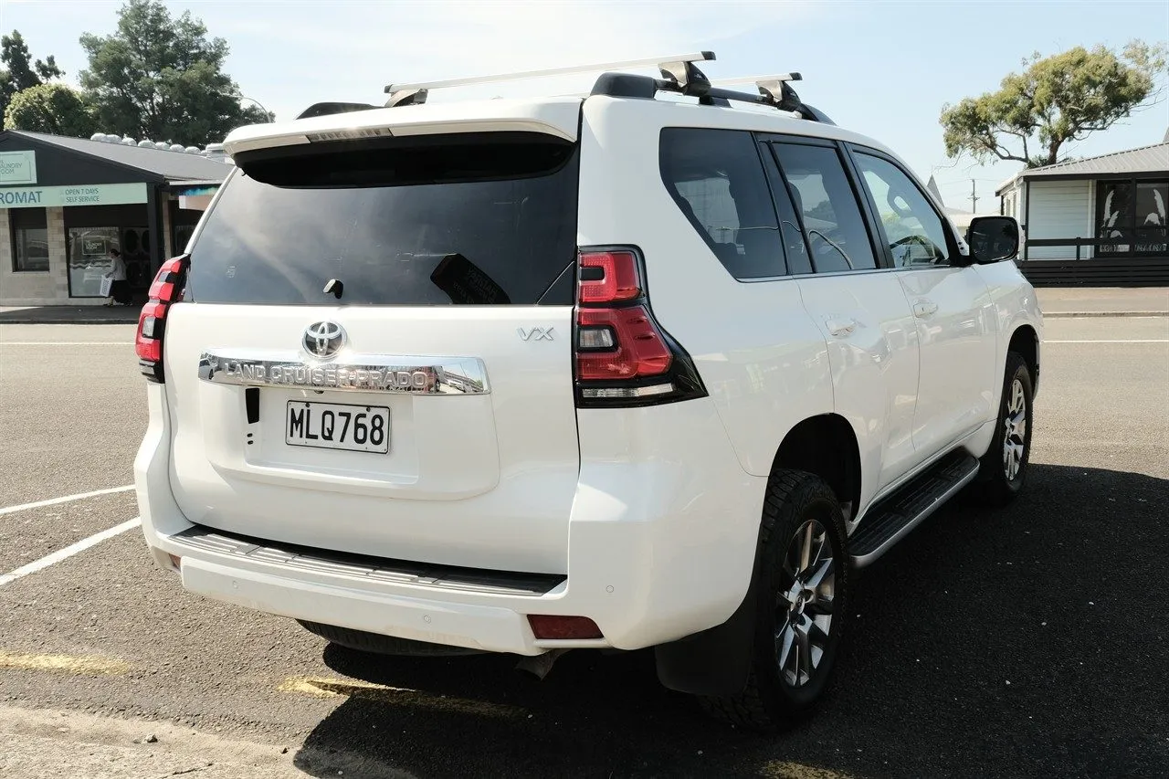 2019 Toyota Land Cruiser Prado VX Carousel 4