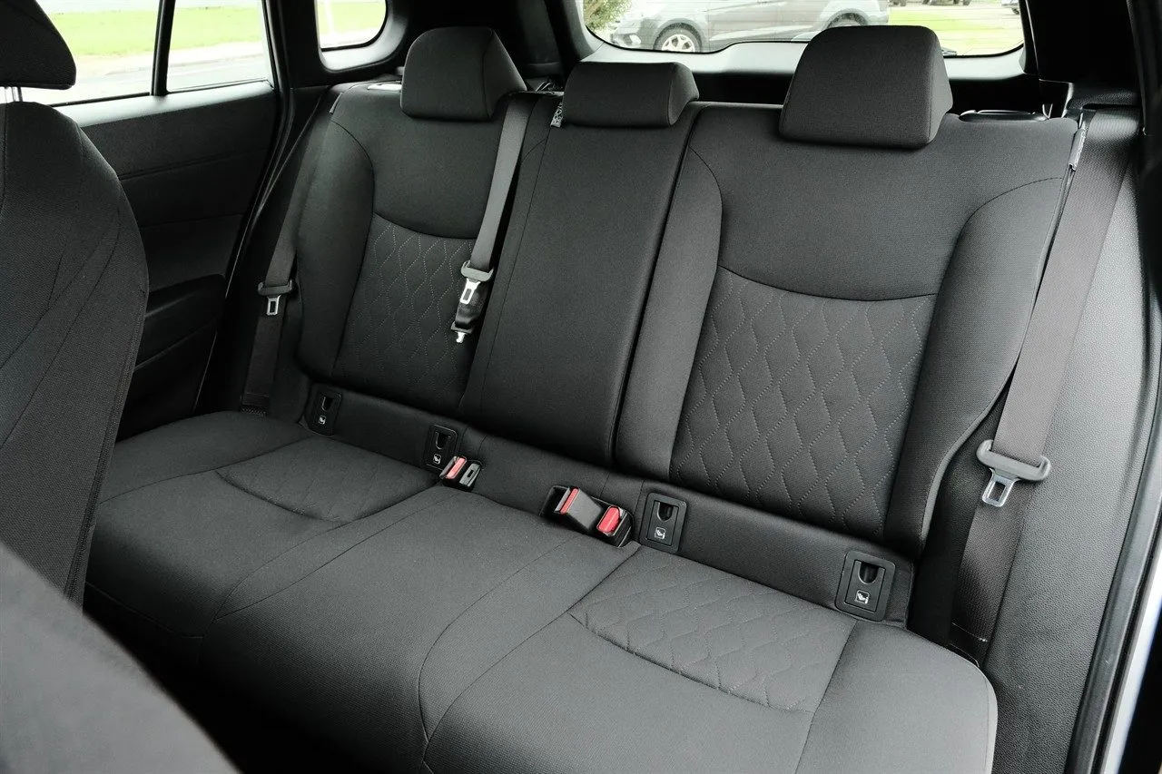2024 Toyota Corolla Cross GX Hybrid Carousel 5