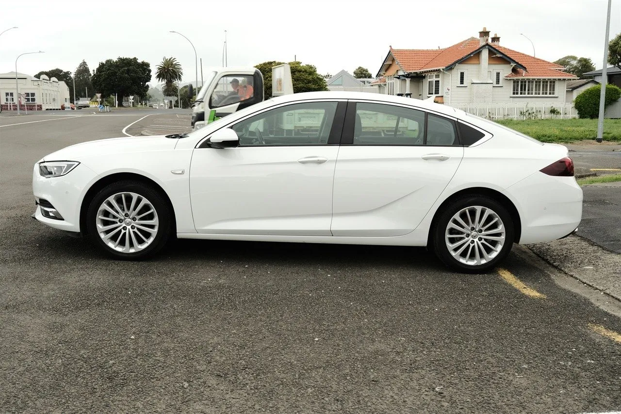 2019 Holden Commodore Calais Carousel 4