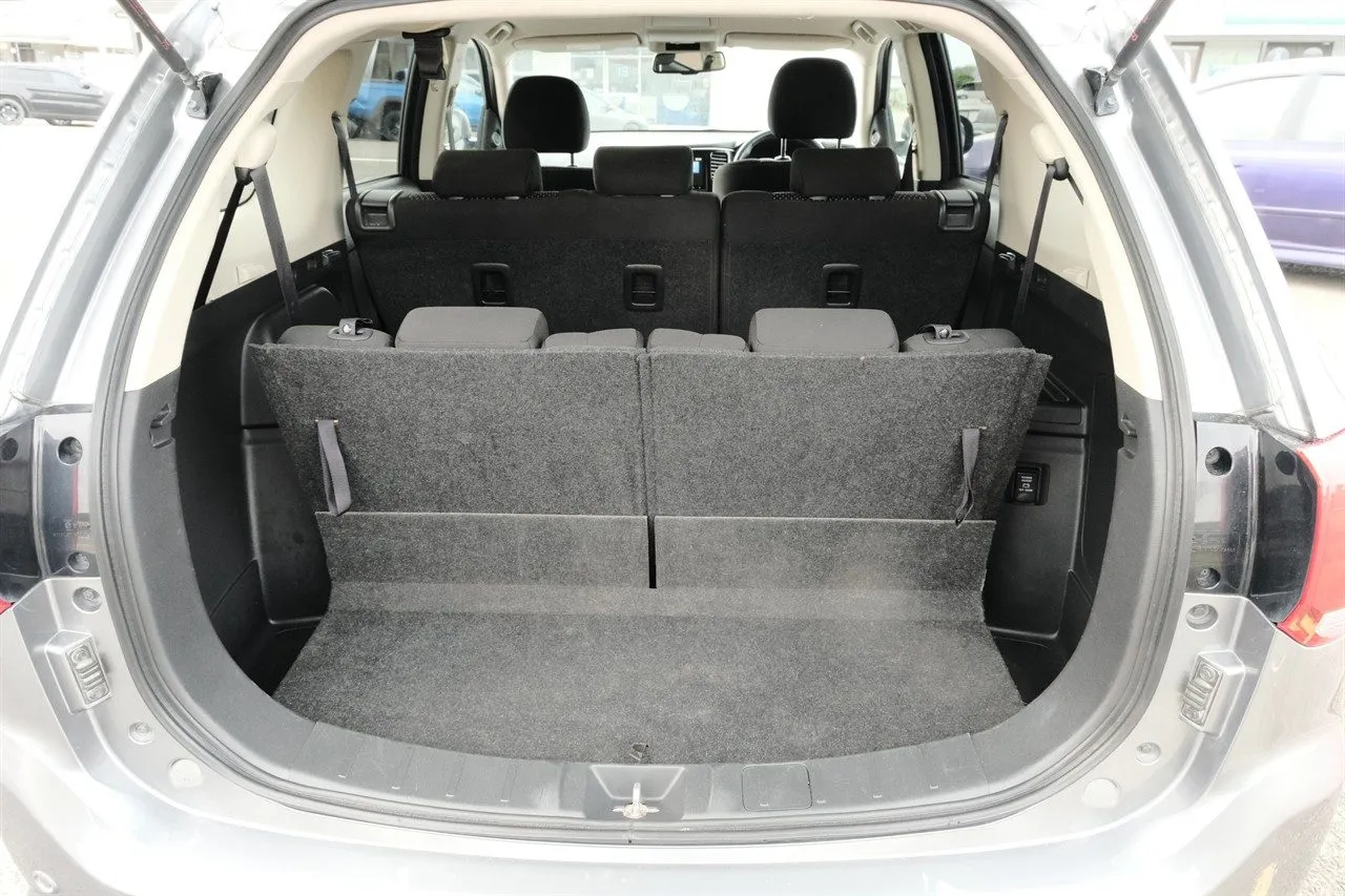 2022 Mitsubishi Outlander LS Carousel 5