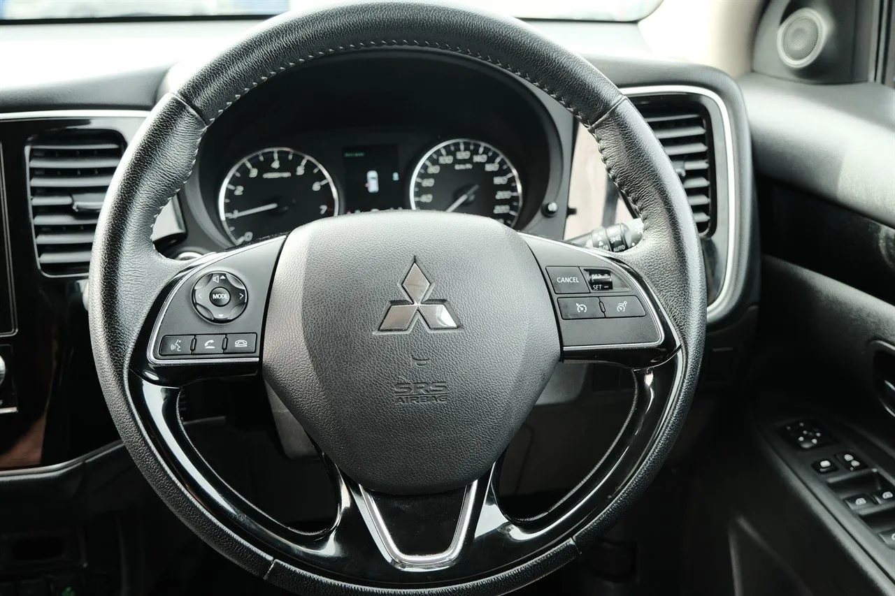 2022 Mitsubishi Outlander LS Carousel 9