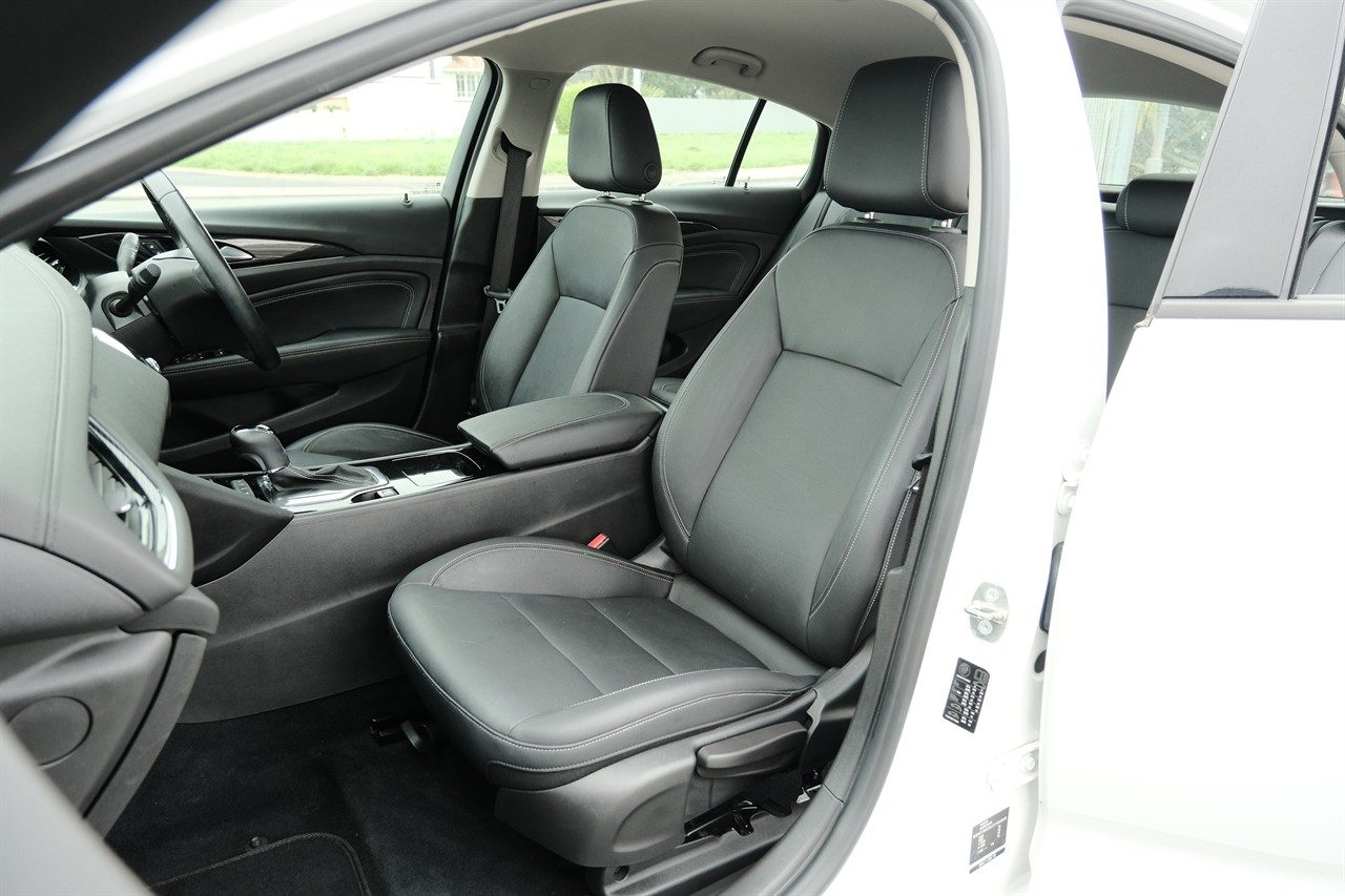 2019 Holden Commodore Calais Carousel 5