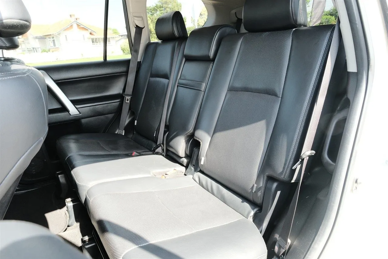 2019 Toyota Land Cruiser Prado VX Carousel 6