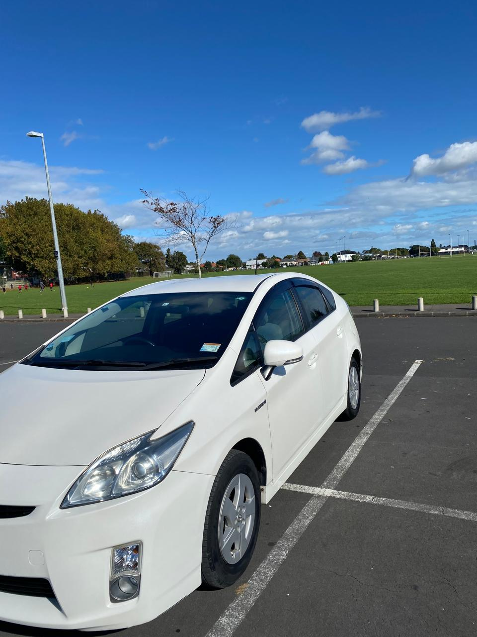 Toyota Pirus 2011 Carousel 2