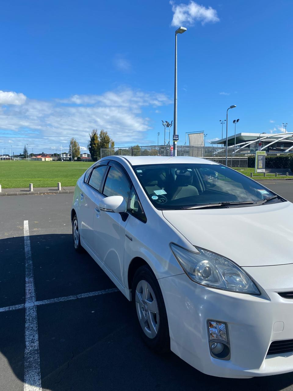 Toyota Pirus 2011 Carousel 3