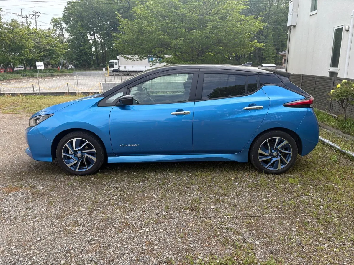 2022 Nissan Leaf Carousel 7