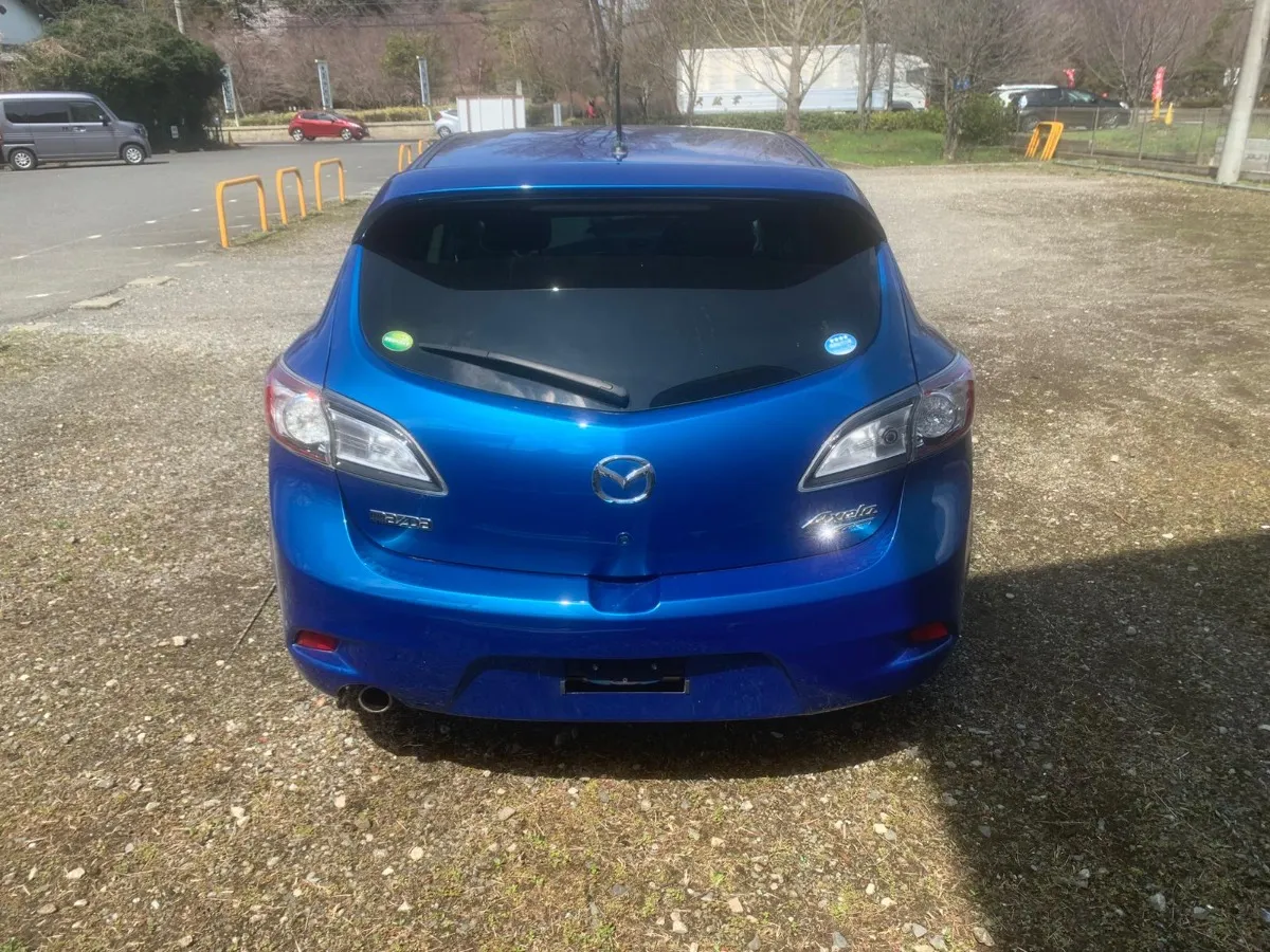 2013 Mazda Axela Carousel 5