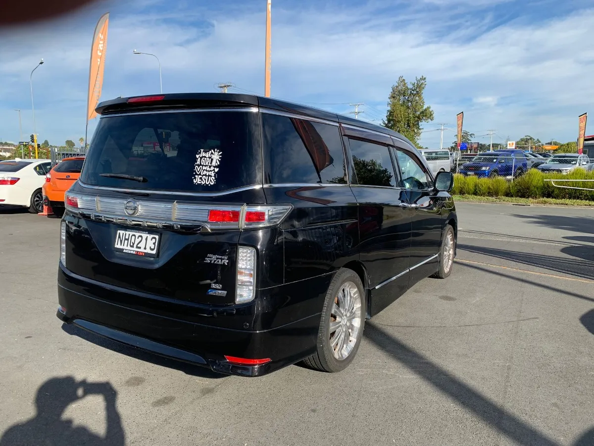 2010 Nissan Elgrand Carousel 6
