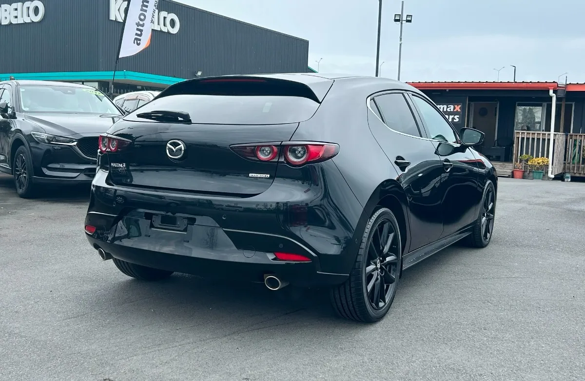 2021 Mazda 3 Carousel 4