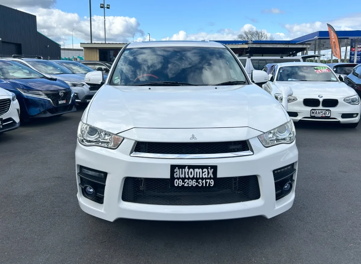 2012 Mitsubishi Outlander 7 SETAR ROADEST 20G Carousel 1