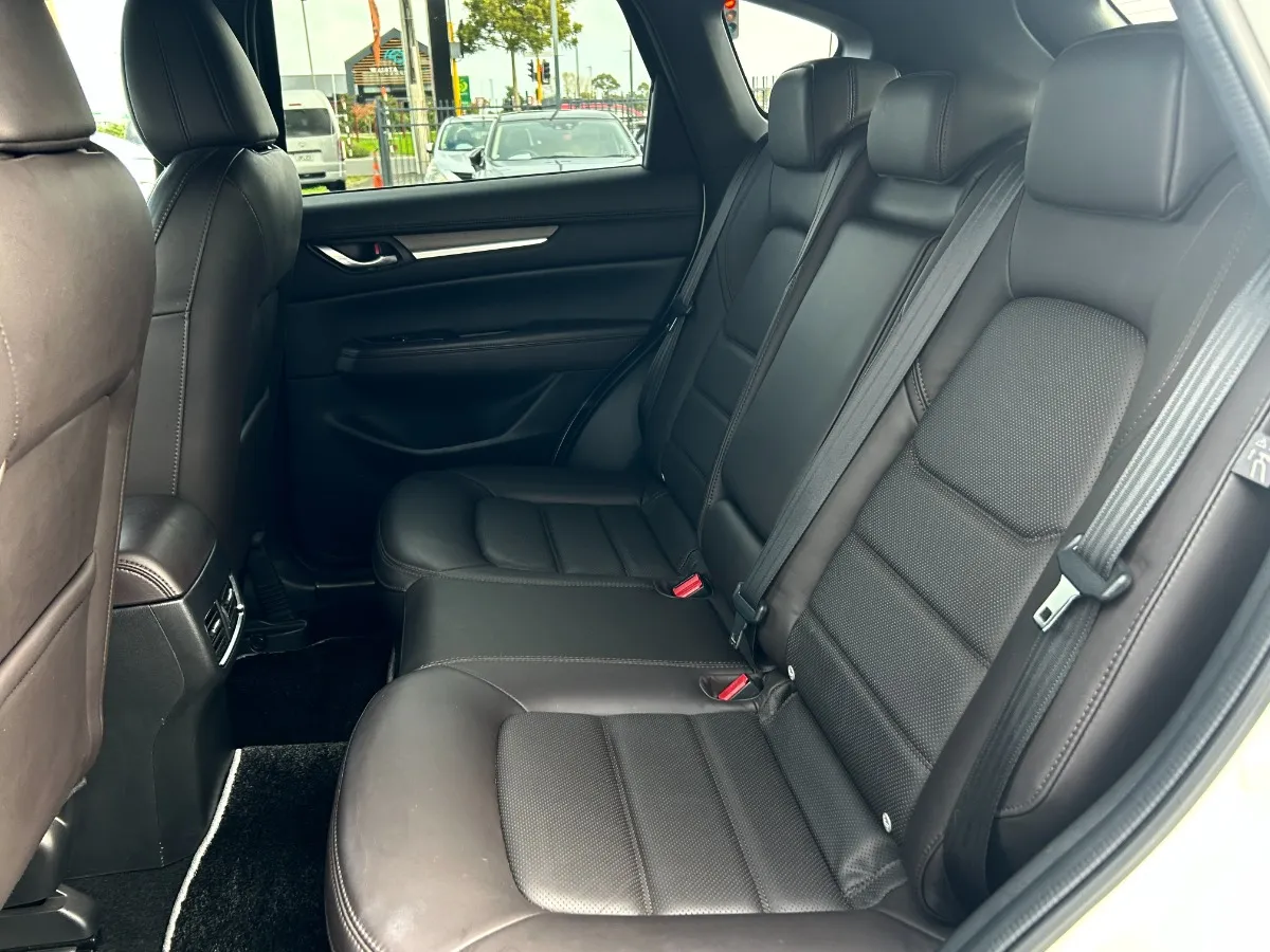 2022 Mazda CX-5 XD BLACK TONE EDTION Carousel 8