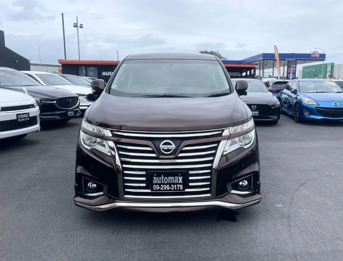 2017 Nissan Elgrand Carousel 8