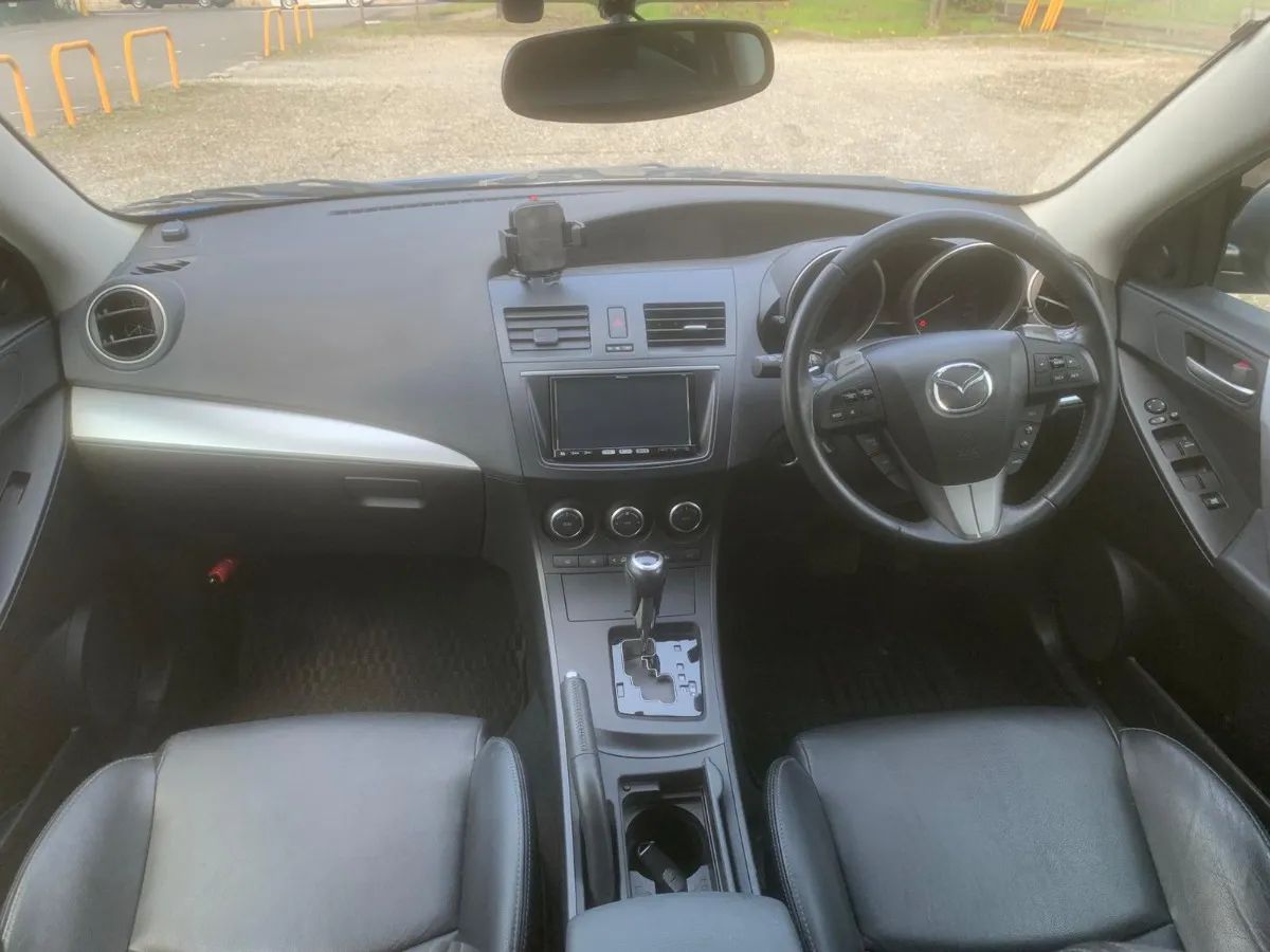 2013 Mazda Axela Carousel 2