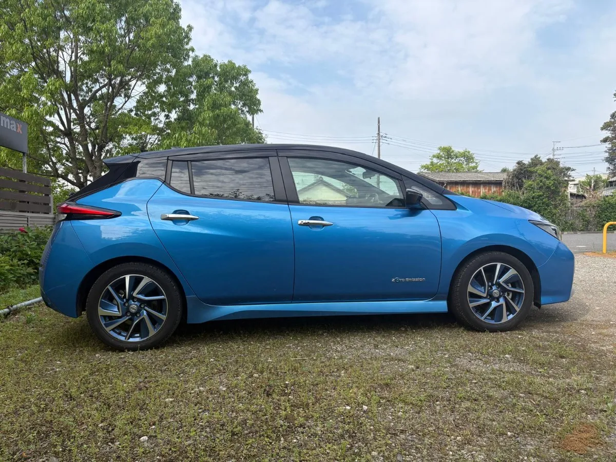 2022 Nissan Leaf Carousel 3