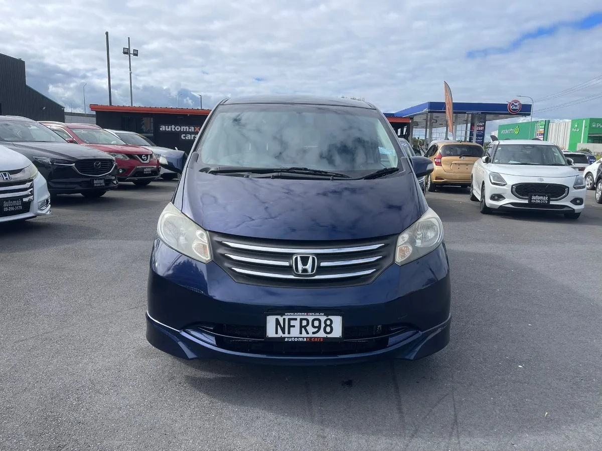 2009 Honda Freed Carousel 1