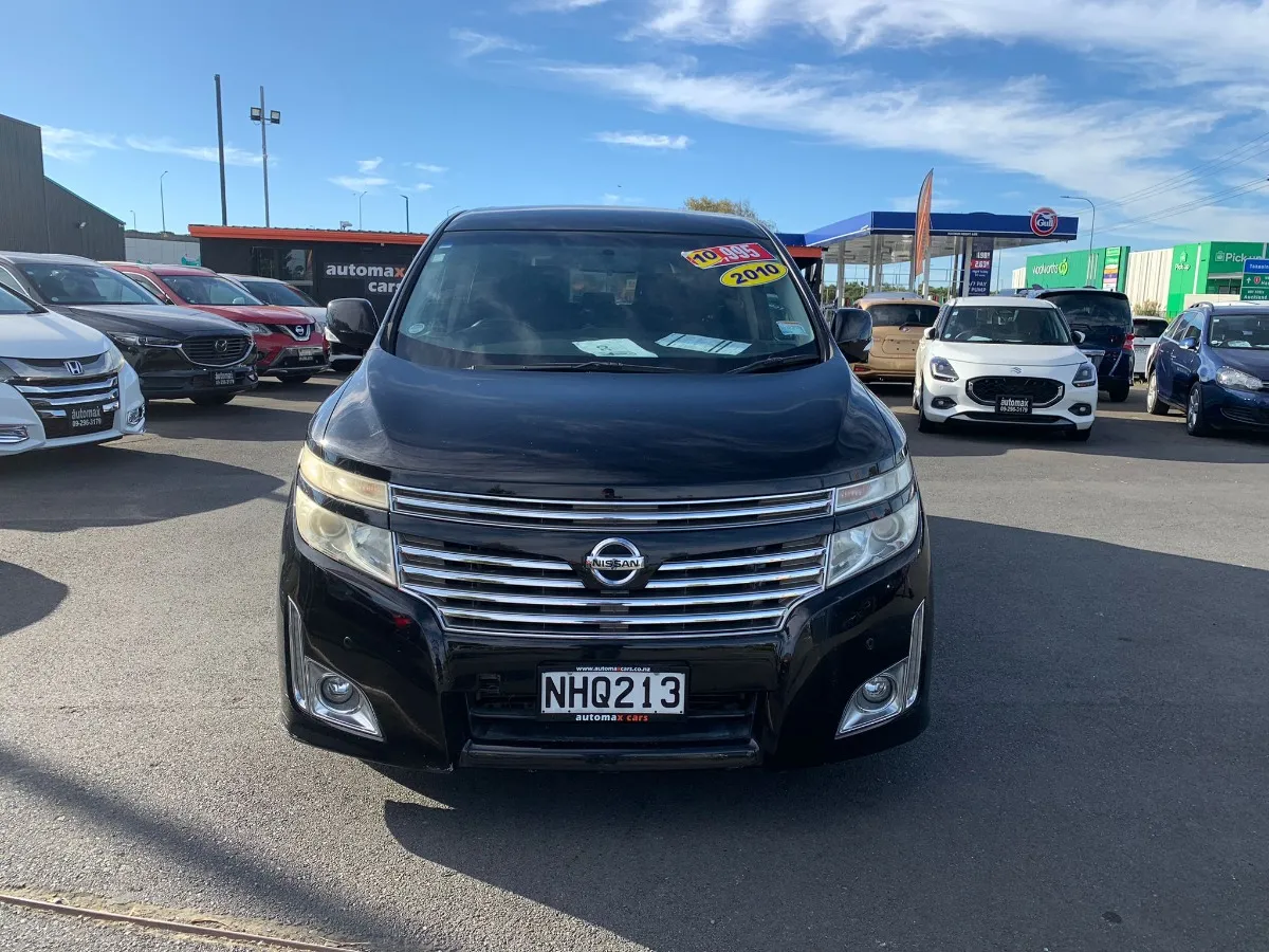 2010 Nissan Elgrand Carousel 1