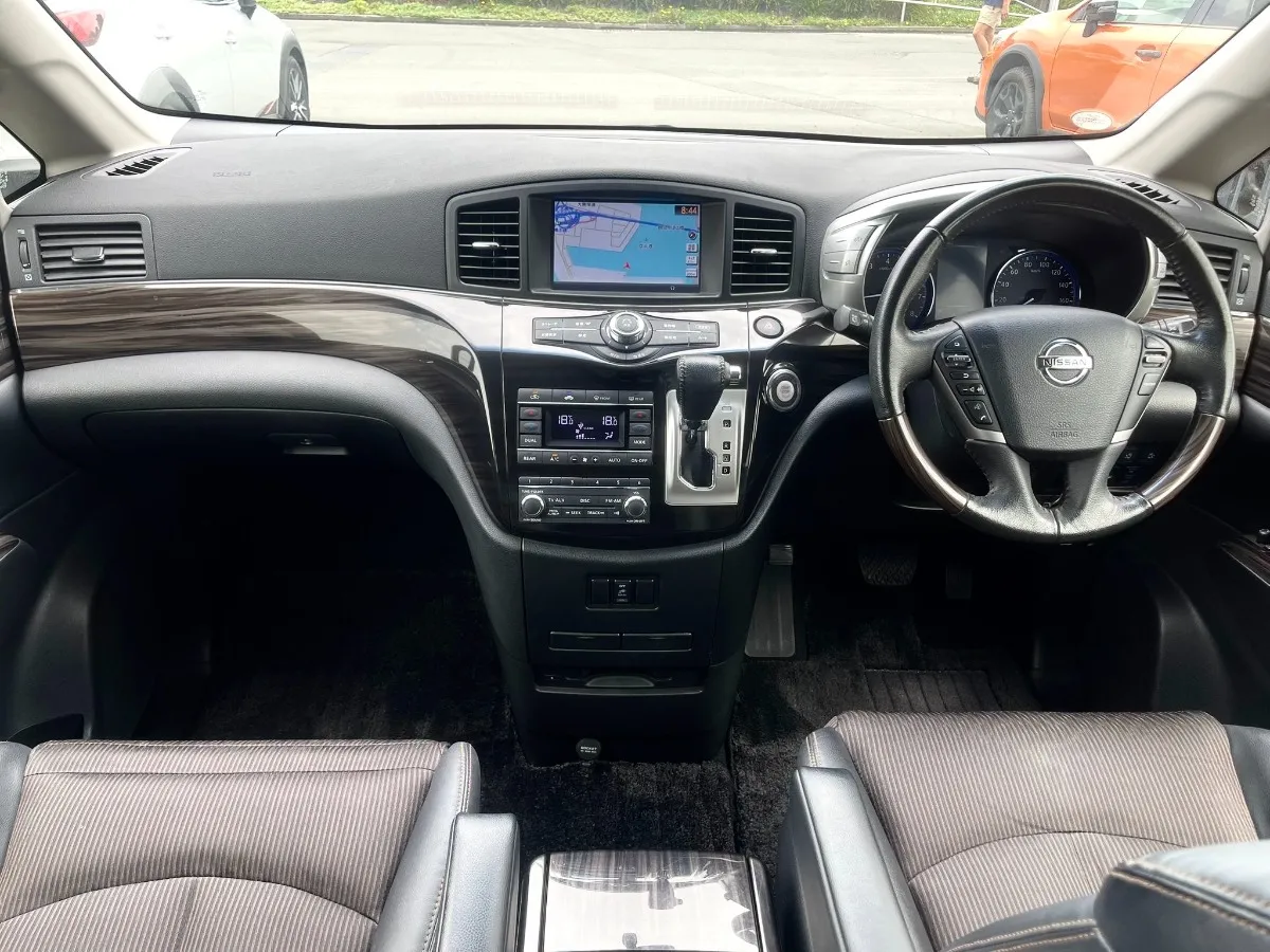 2017 Nissan Elgrand Carousel 2