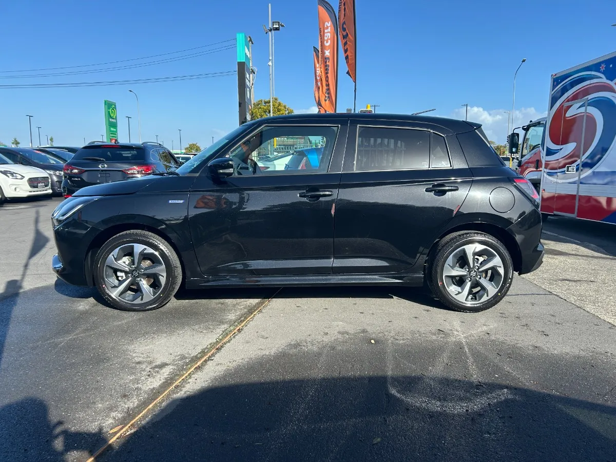 2024 Suzuki Swift HYBRID MZ Carousel 3