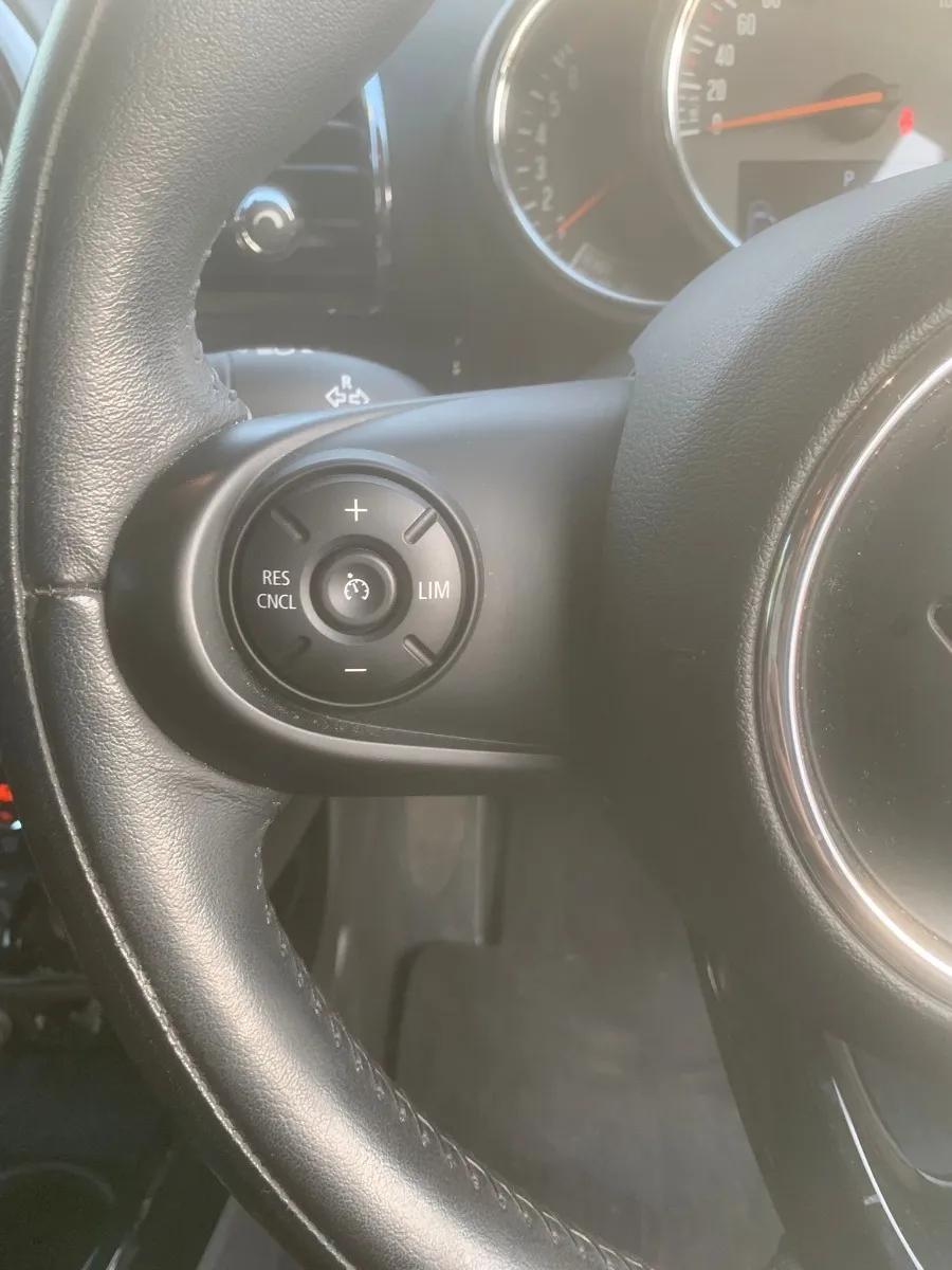 2016 BMW Mini Cooper Carousel 1
