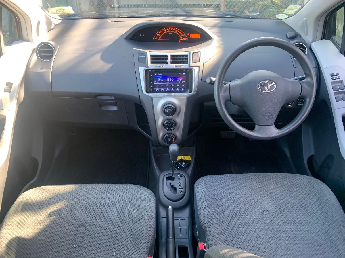 2009 Toyota Vitz Carousel 1