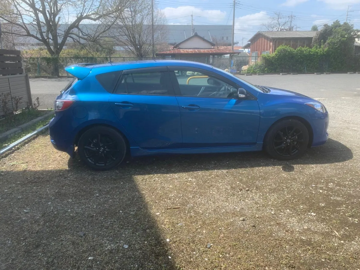 2013 Mazda Axela Carousel 3
