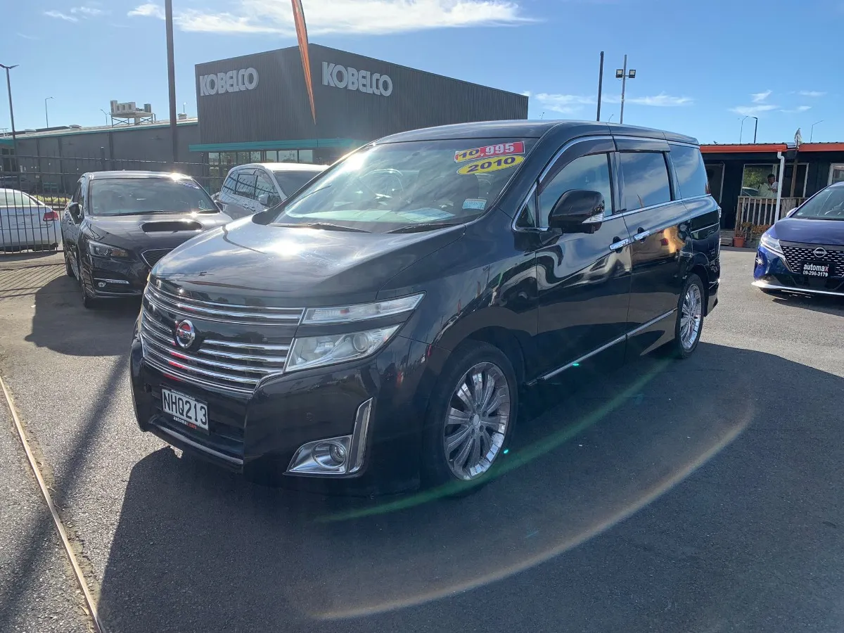 2010 Nissan Elgrand Carousel 2