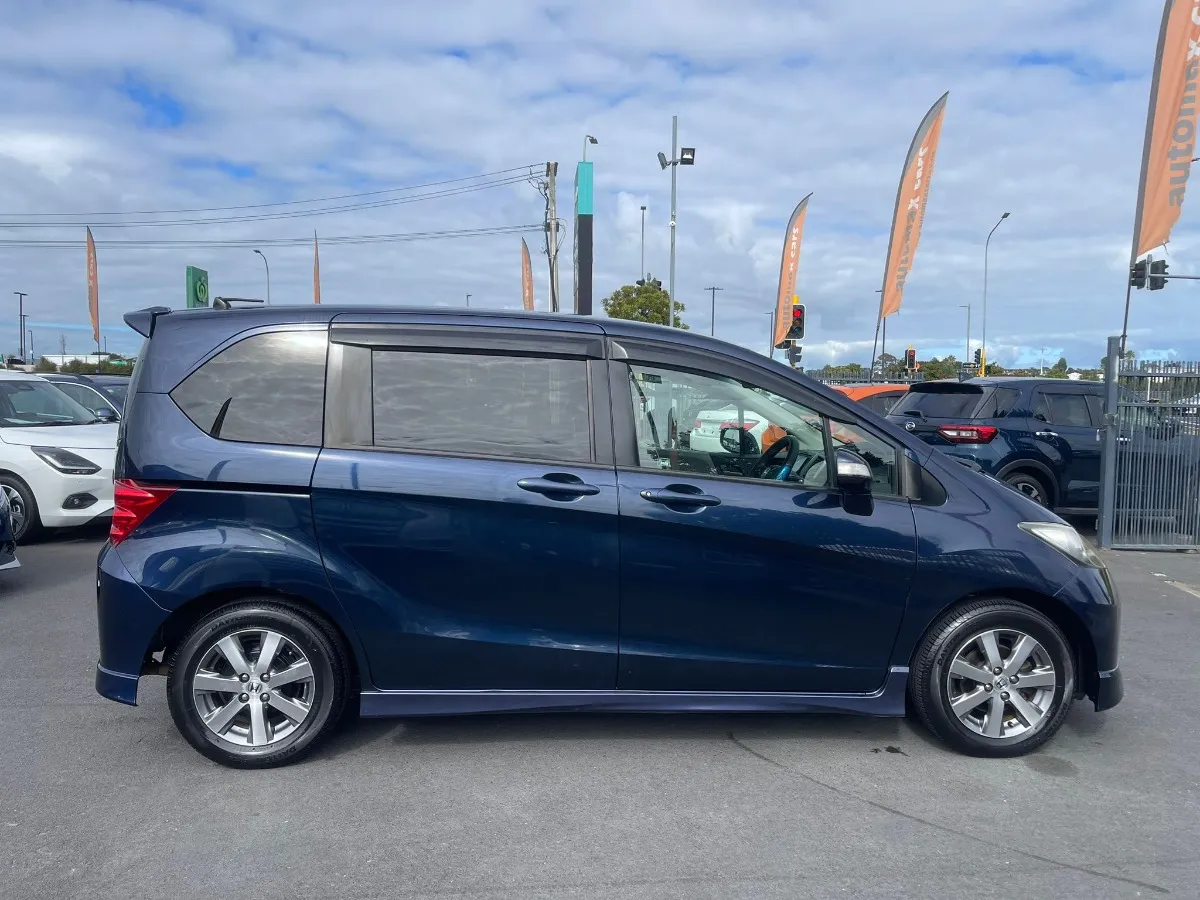 2009 Honda Freed Carousel 7
