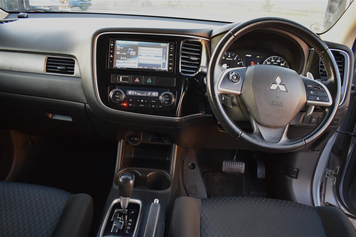 2013 Mitsubishi Outlander 24G*4WD*7 Seater Carousel 11