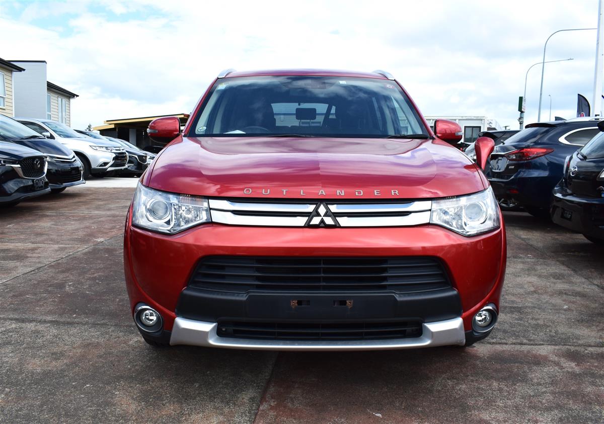 2014 Mitsubishi Outlander 24G 7 Seater Carousel 1