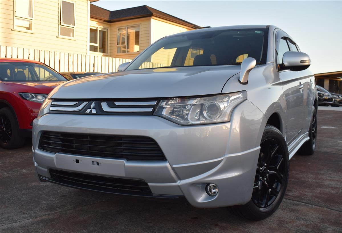 2013 Mitsubishi Outlander 24G*4WD*7 Seater Carousel 2