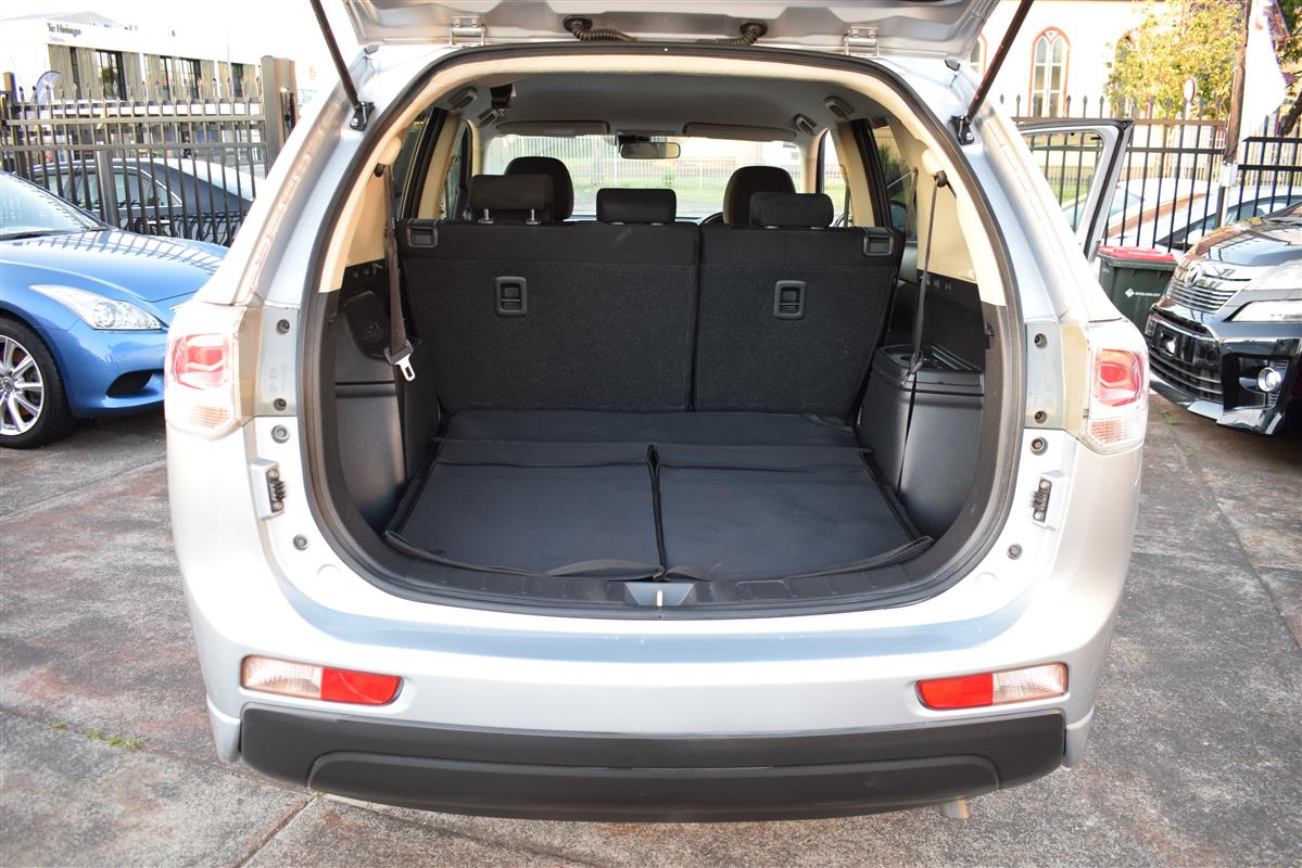 2013 Mitsubishi Outlander 24G*4WD*7 Seater Carousel 16