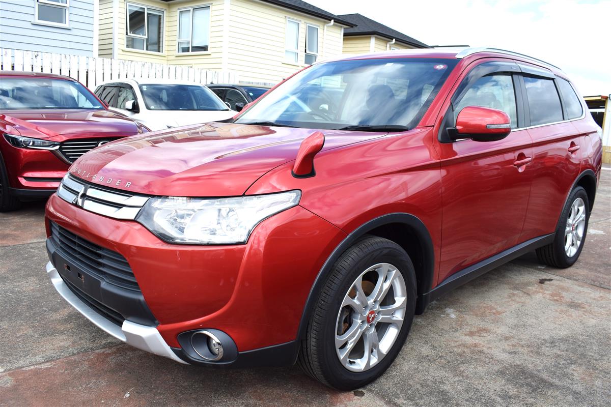 2014 Mitsubishi Outlander 24G 7 Seater Carousel 2