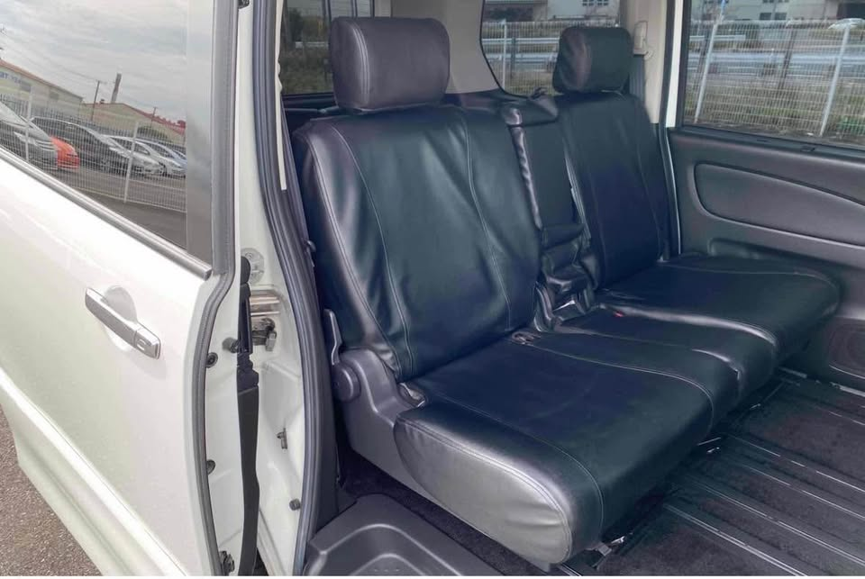 2011 Nissan Serena Carousel 4