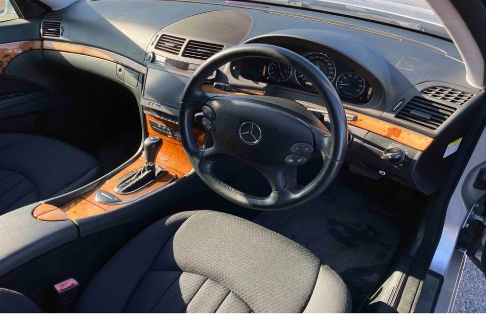 2008 Mercedes-Benz E300 Carousel 3