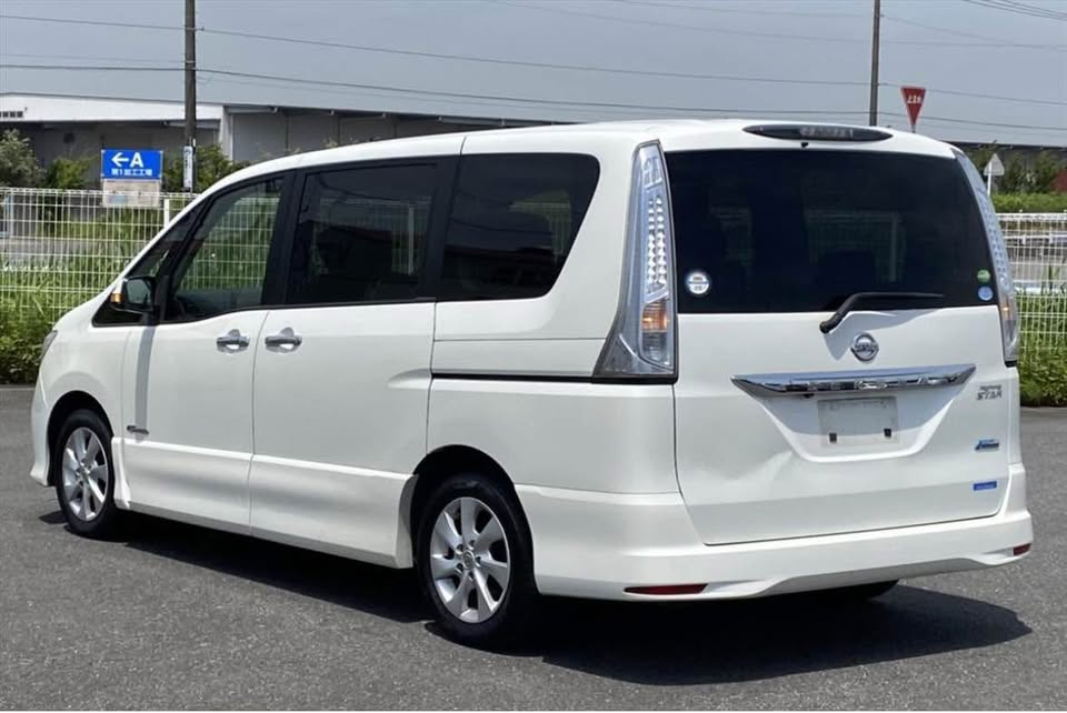 2012 Nissan Serena Carousel 3