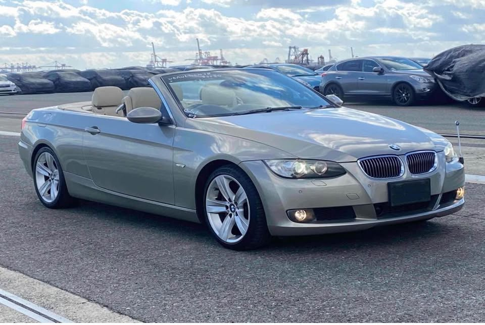 2007 BMW 335i Carousel 1