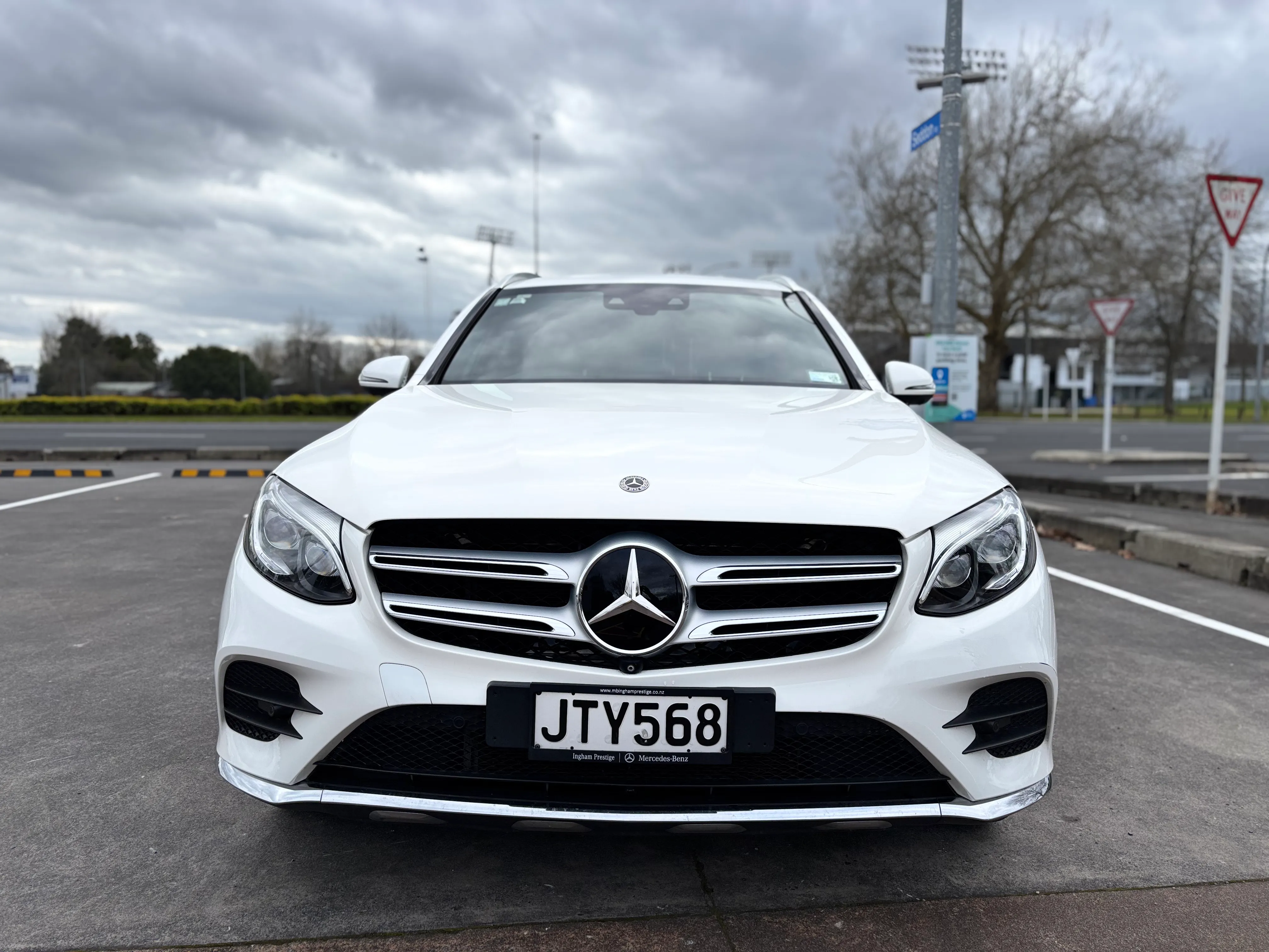 2016 Mercedes-Benz GLC250 4Matic NZ NEW Carousel 3
