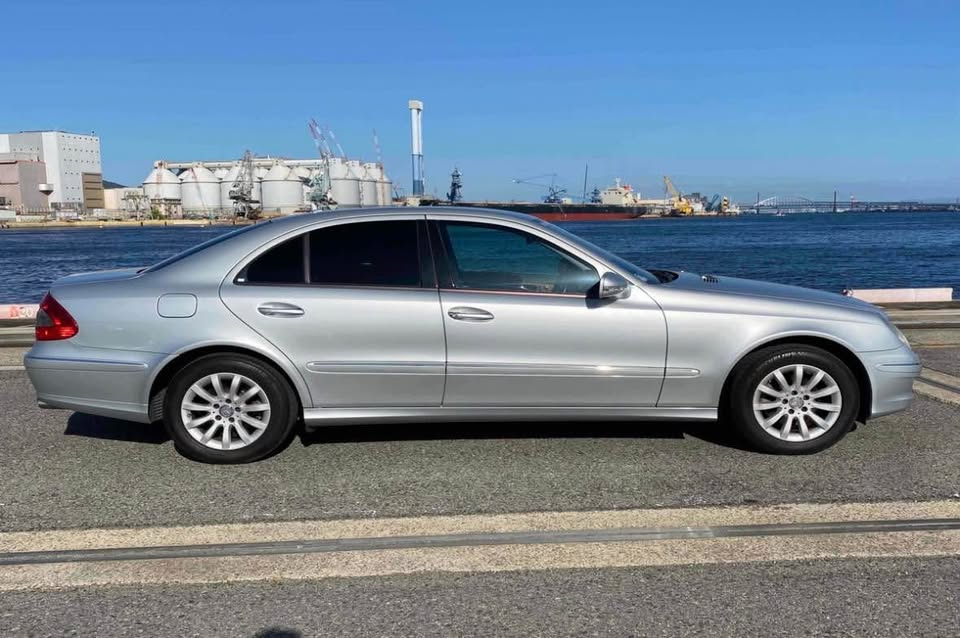 2008 Mercedes-Benz E300 Carousel 1