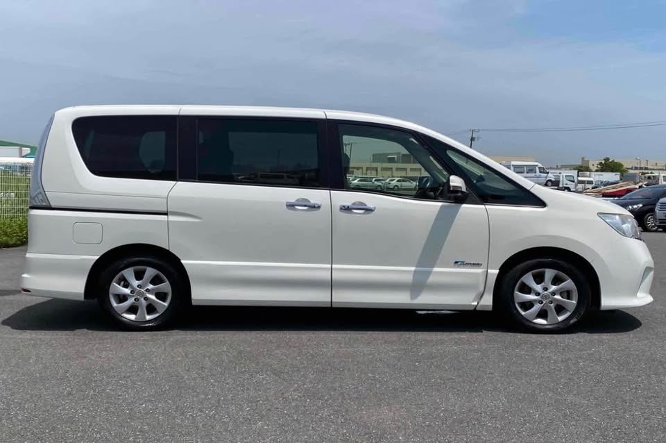 2012 Nissan Serena Carousel 2