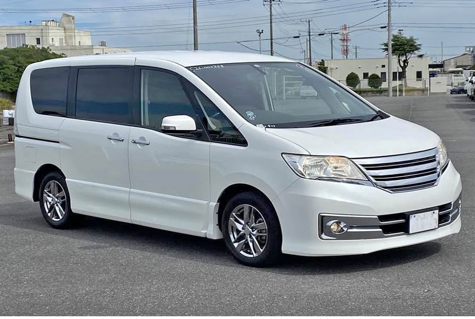 2011 Nissan Serena